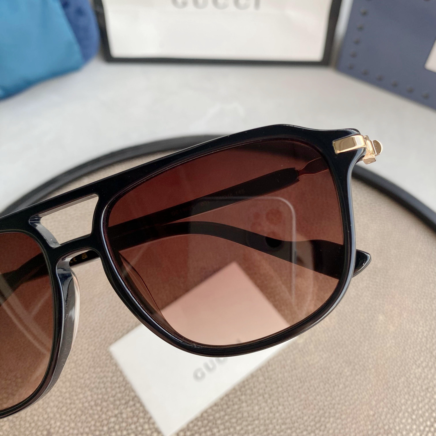 AVIATOR SUNGLASSES