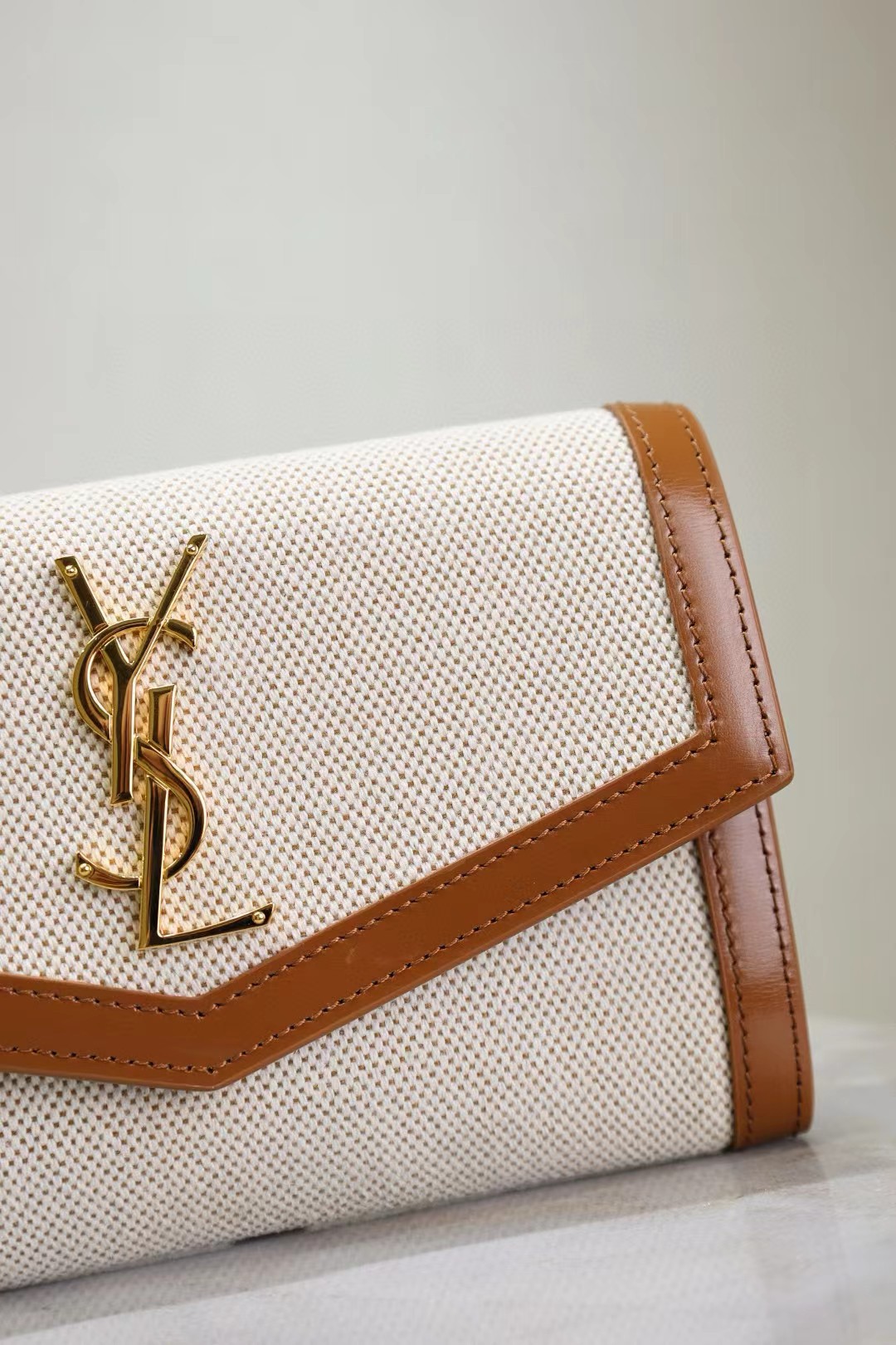 Y51 Uptown Clutch