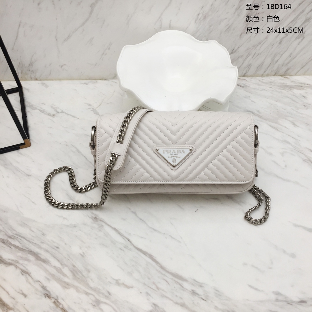 Pra*a Diagramme bag