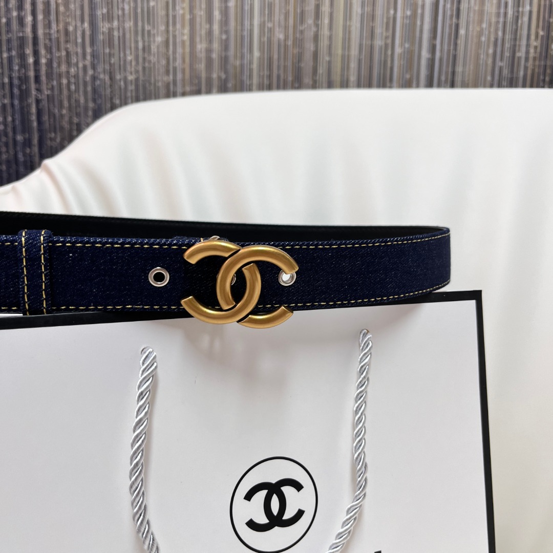 Ch**el Pre-Owned 1990s CC Turn-lock denim belt