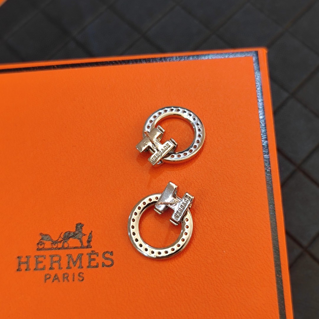 H**me5 H Earrings