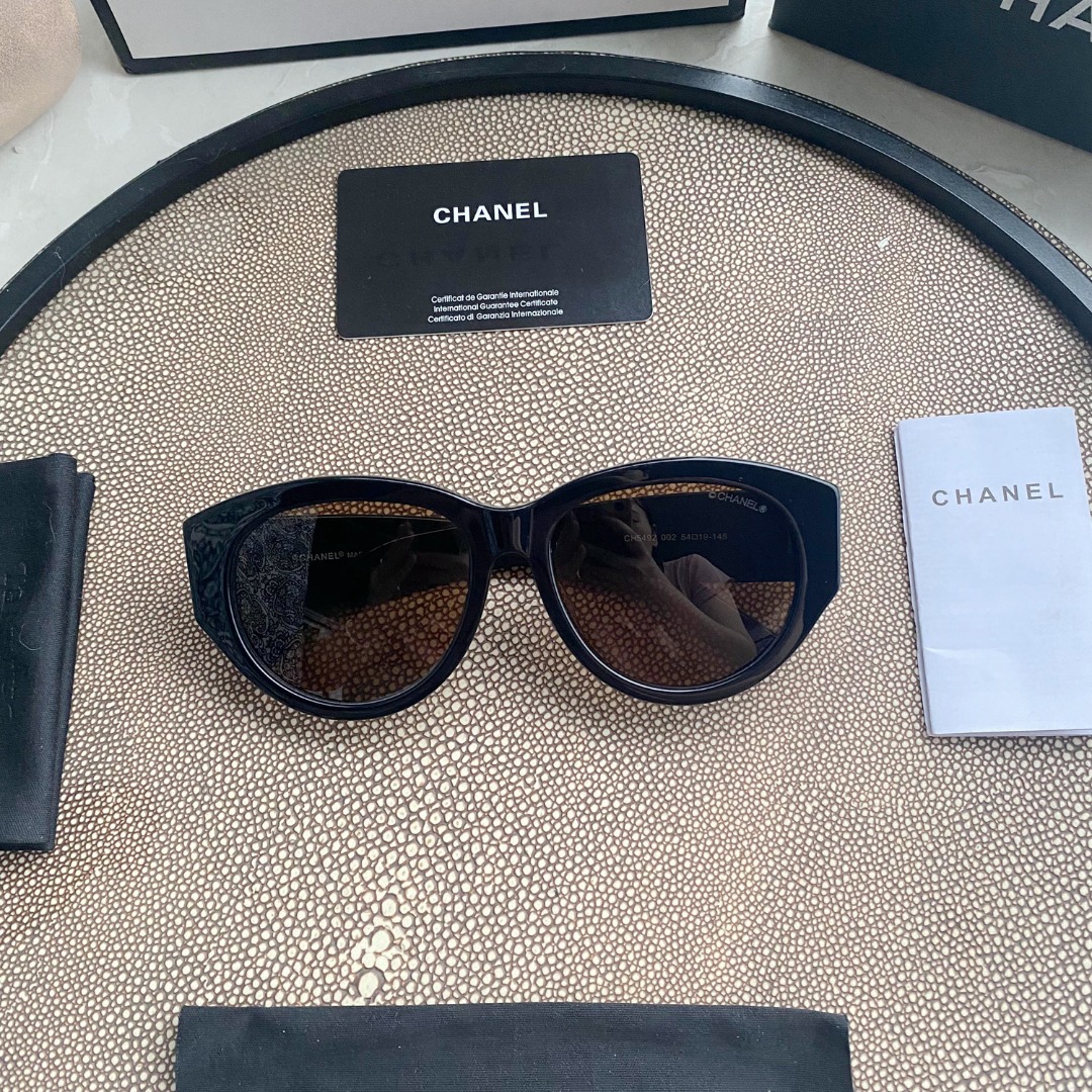 Vintage Ch**el sunglasses