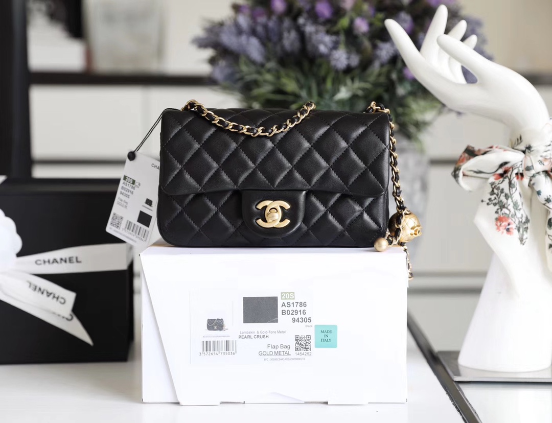Ch**el classic flap mini with golden ball