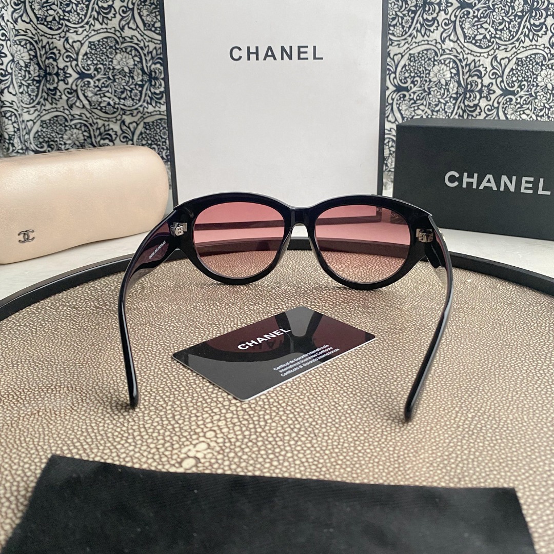 Vintage Ch**el sunglasses