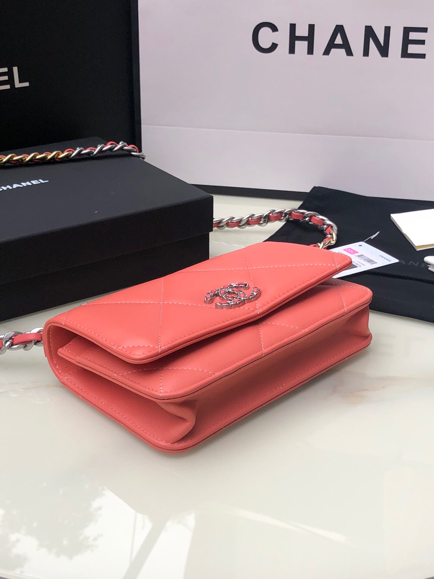Ch**el 19 WALLET ON CHAIN