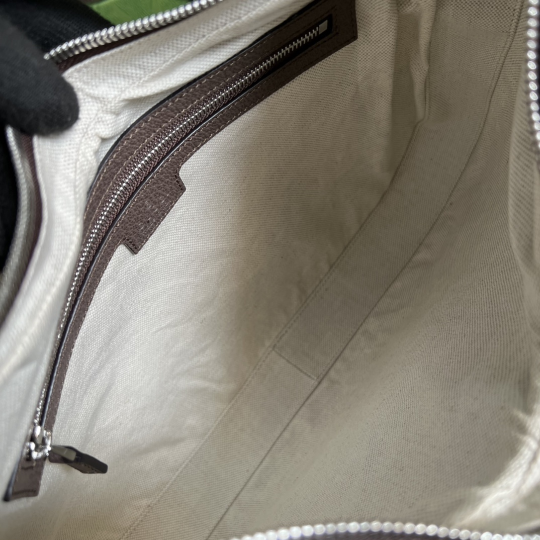Gvc*1 Attache large shoulder bag