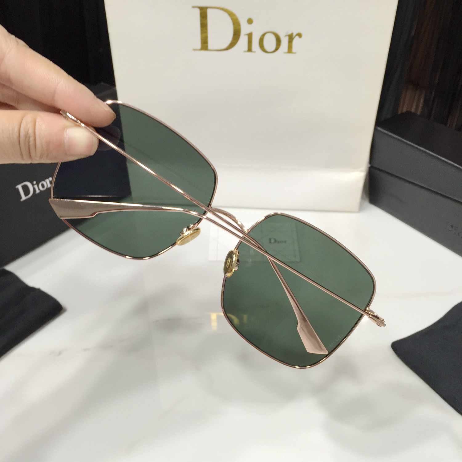 STELLAIRE Sunglasses