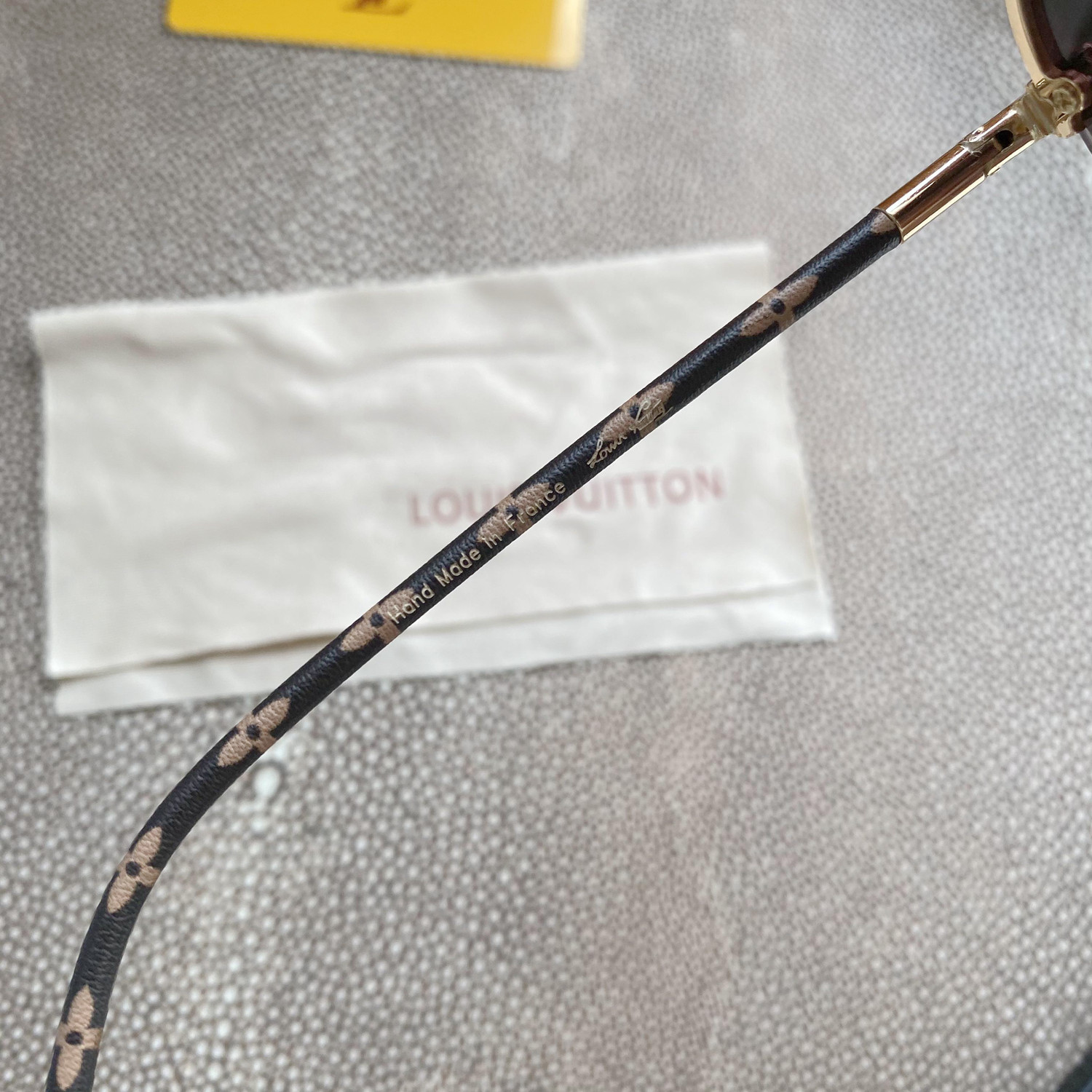 Pink Gradiant Monogram Stem Aviators