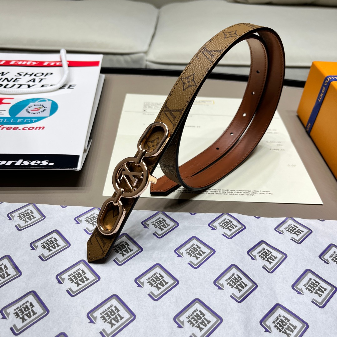 LV D1am0nd Plug Outlet