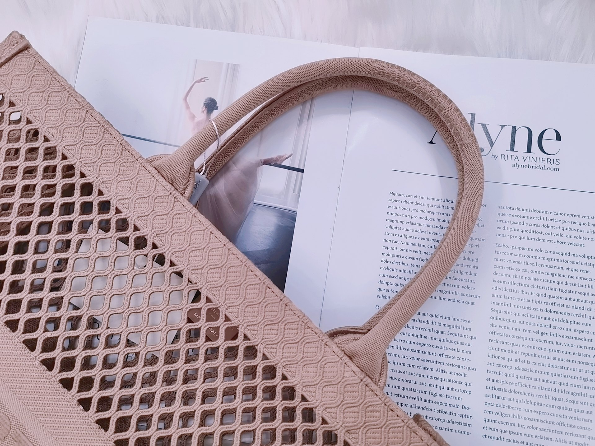 D10r Book Tote