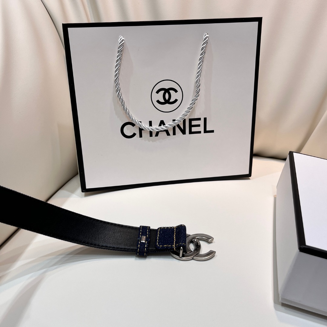 Ch**el Pre-Owned 1990s CC Turn-lock denim belt