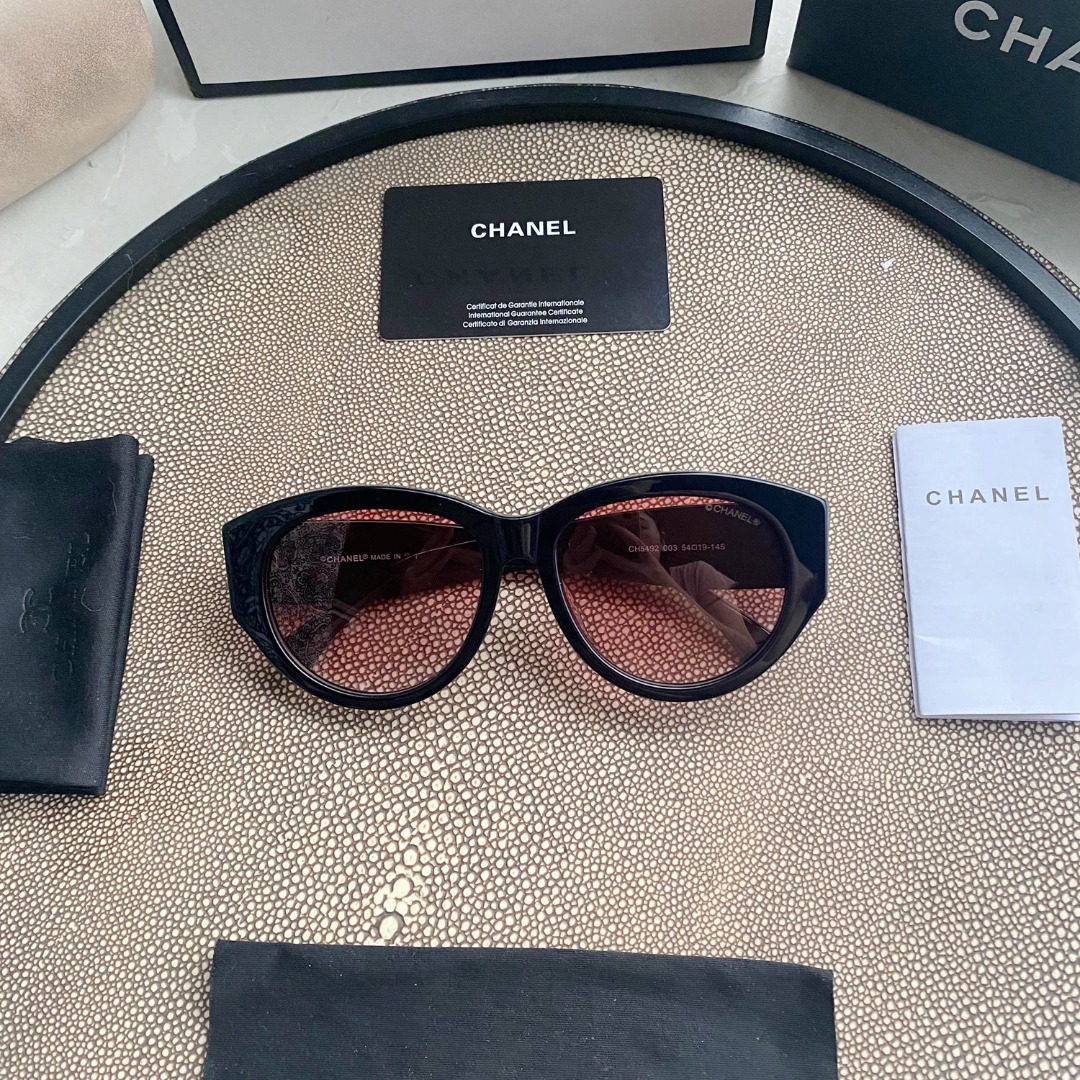 Vintage Ch**el sunglasses