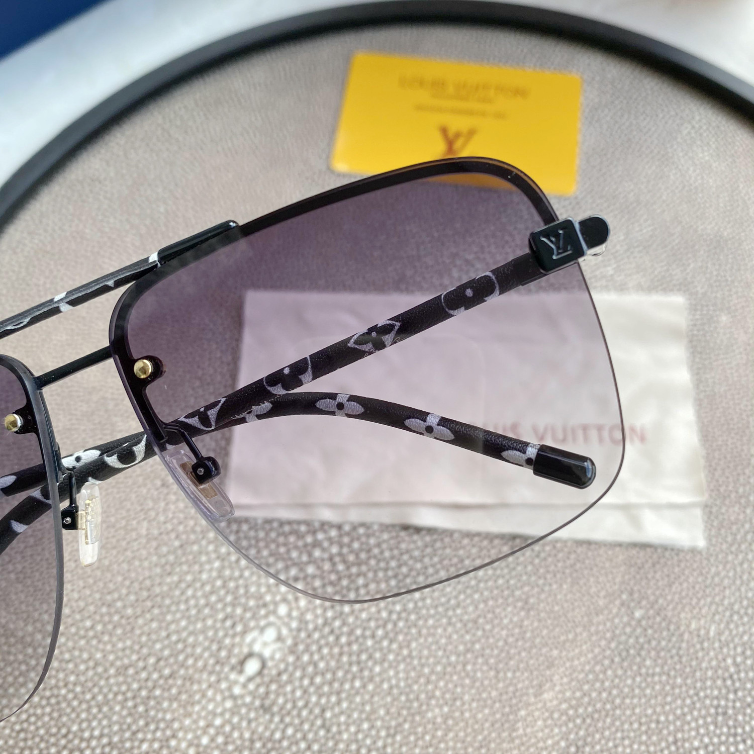 Sa1nt Lau*nt EYEWEAR