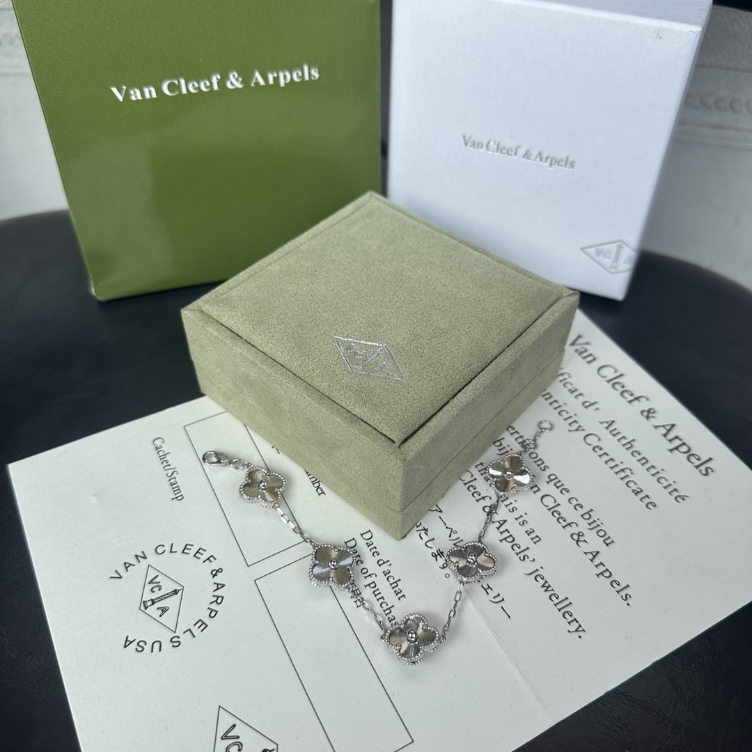 V*n Cl**f & Arpels Vintage Alhambra Bracelet