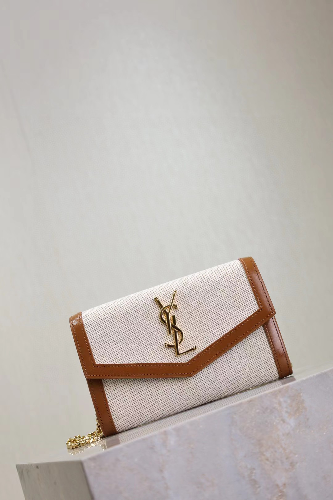 Y51 Uptown Clutch
