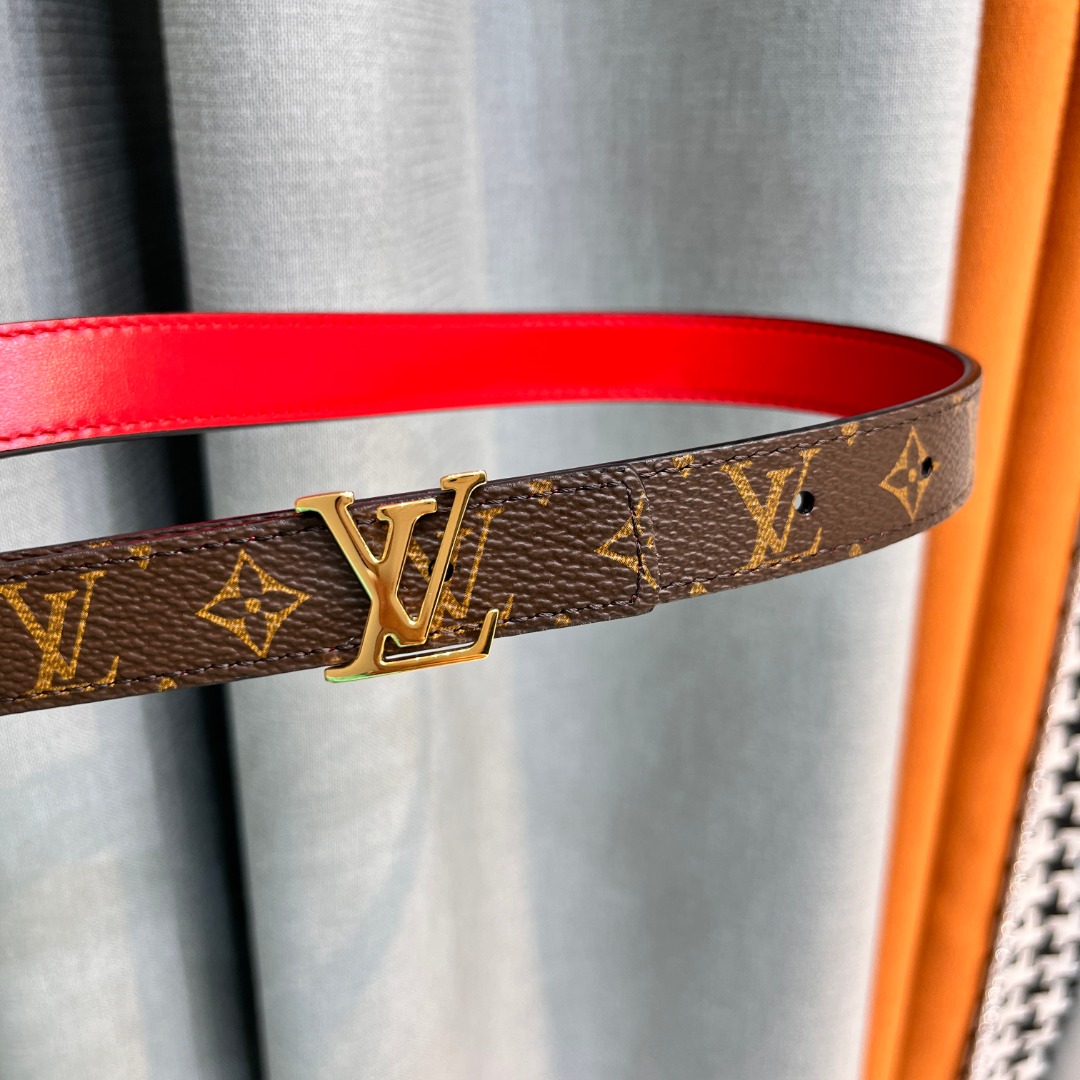 LV INITIALES