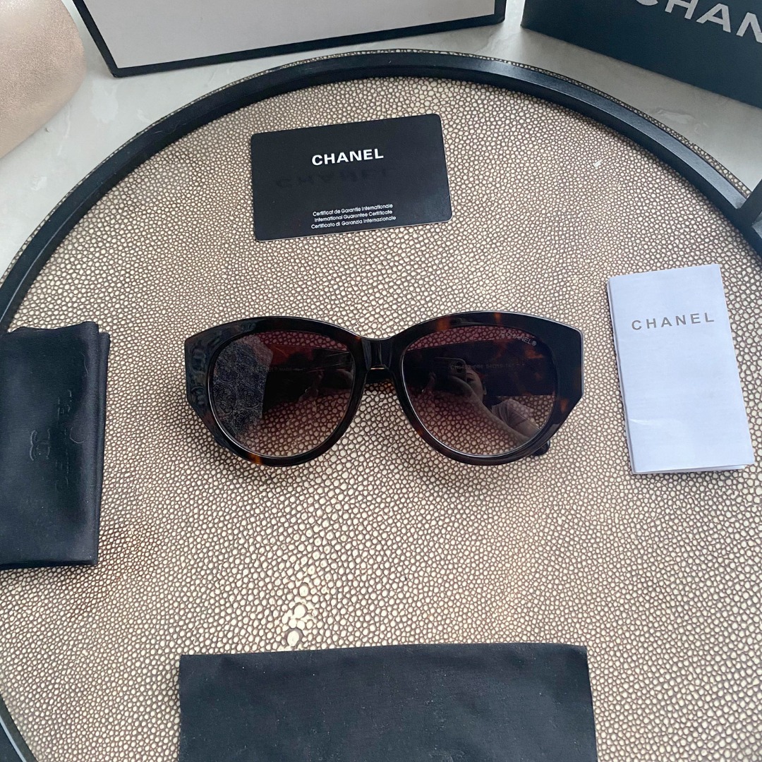Vintage Ch**el sunglasses