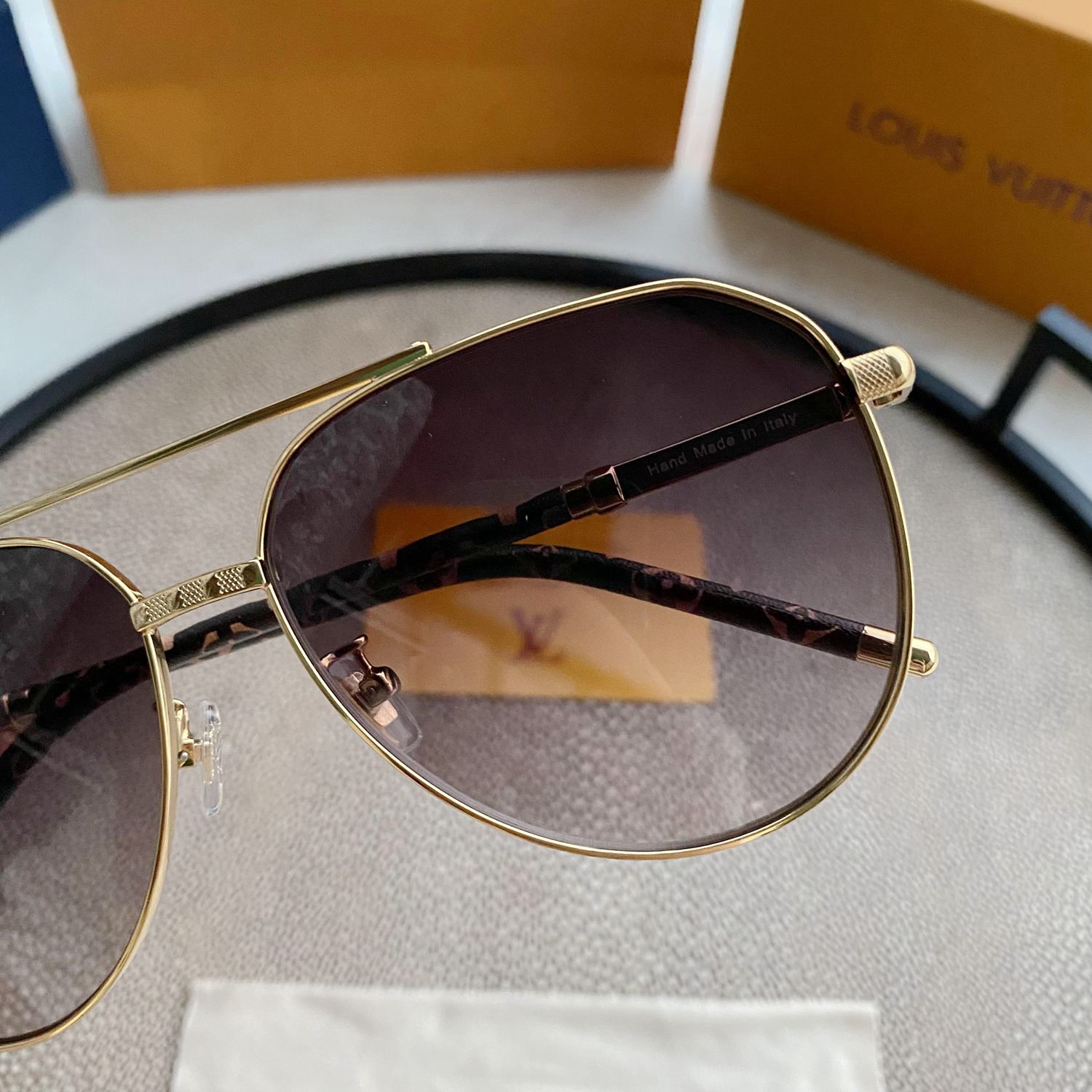 MATTHEW WILLIAMSON MAGNOLIA SUNGLASSES IN YELLOW GOLD
