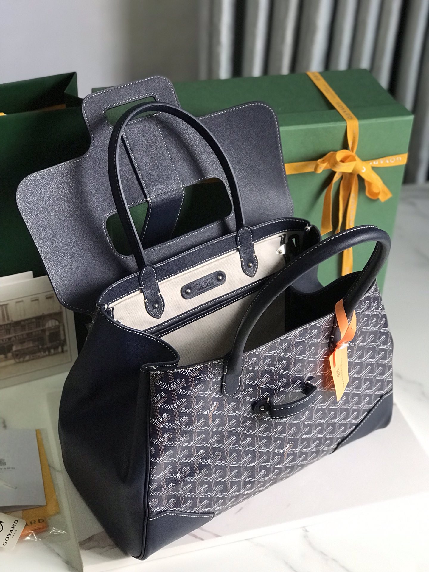 Saigon Tote bag