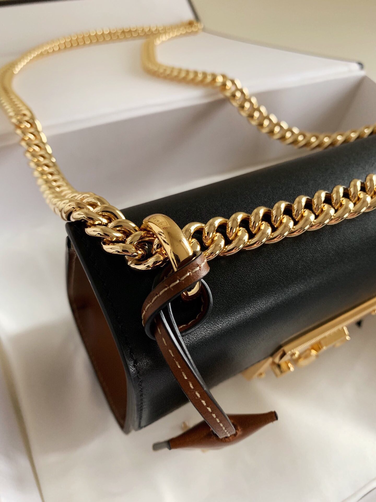 Gvc*1 Padlock Small Shoulder Bag