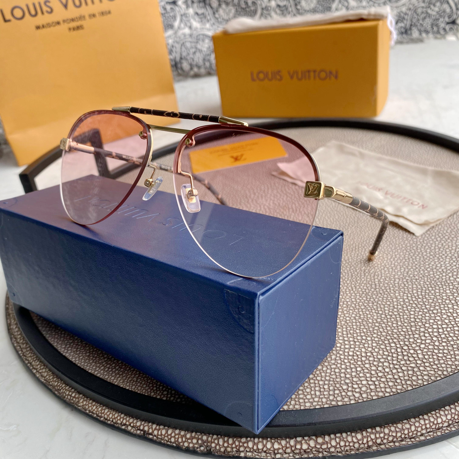 L0vis Vvtt0n CLOCKWISE CANVAS SUNGLASSES