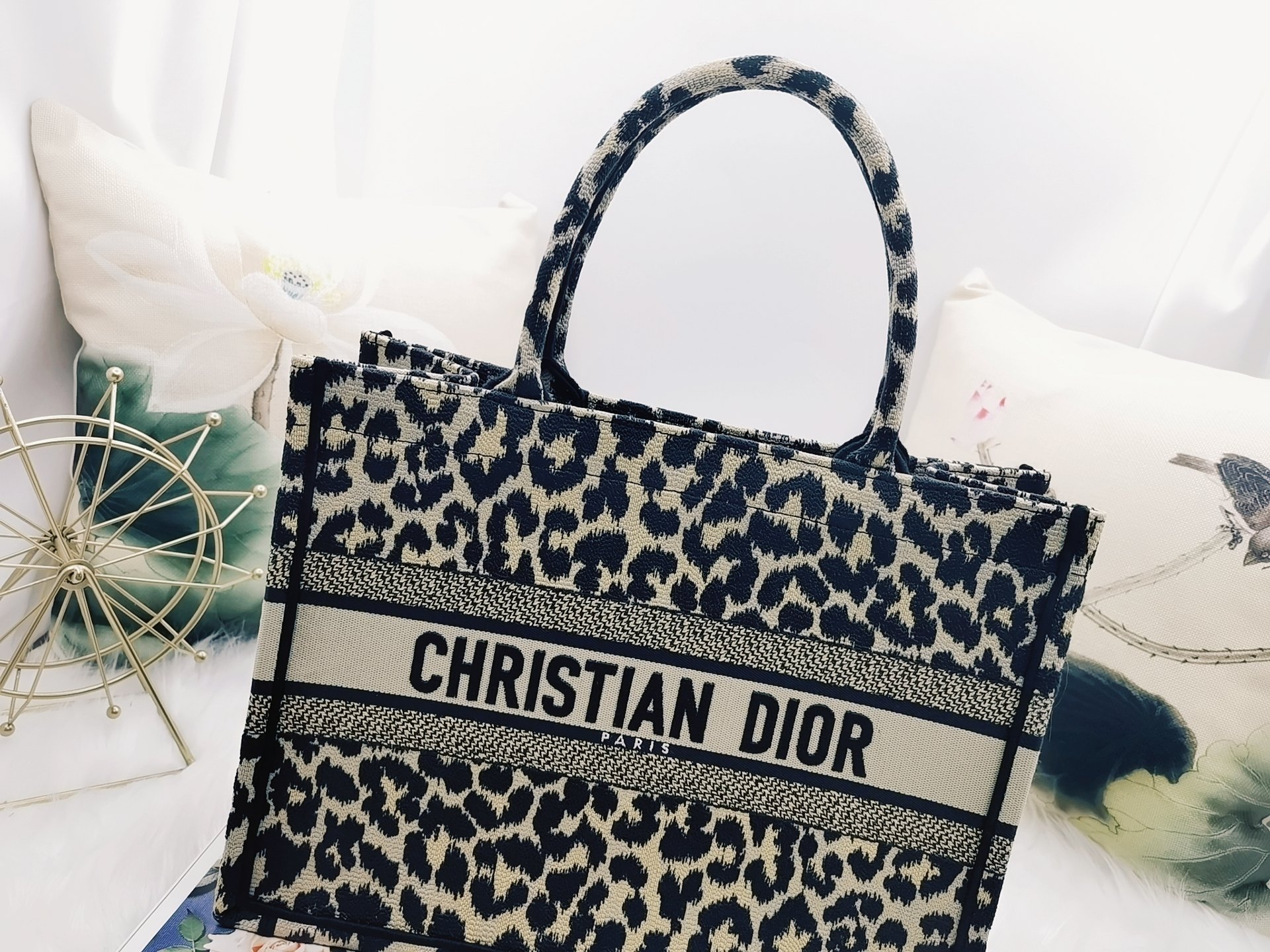 D10r Book Tote