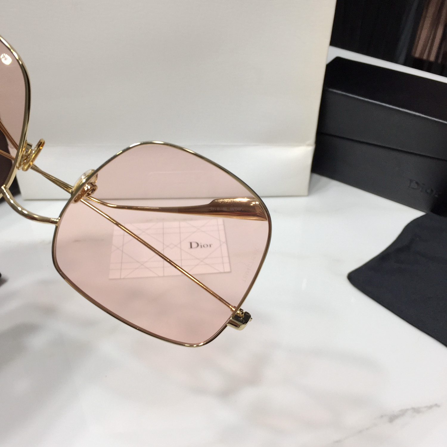 STELLAIRE Sunglasses
