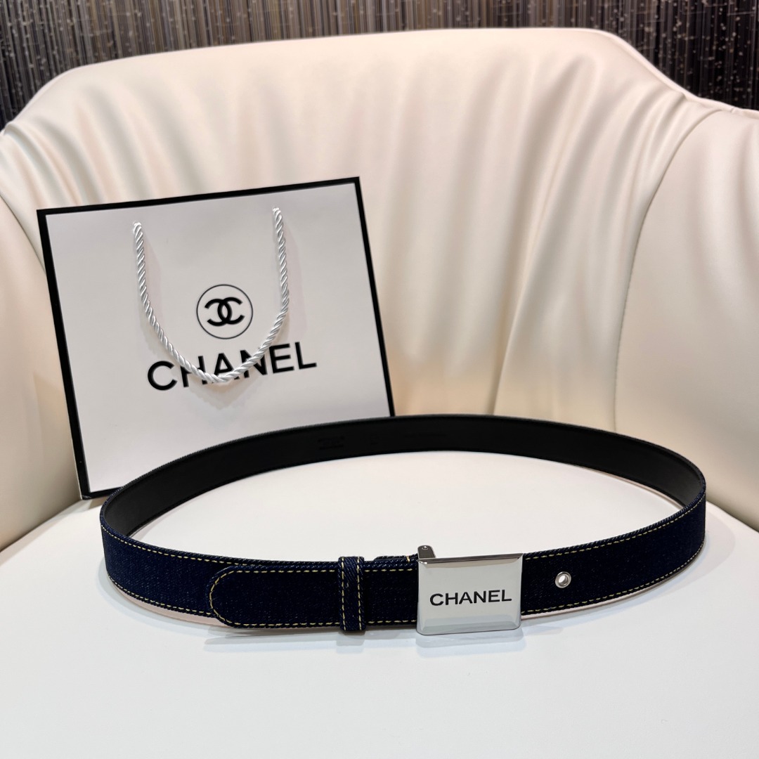 Ch**el Pre-Owned 1990s CC Turn-lock denim belt