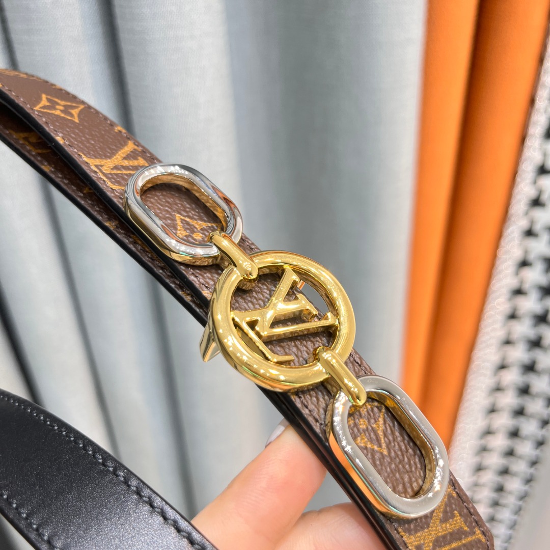 LV D1am0nd Plug Outlet