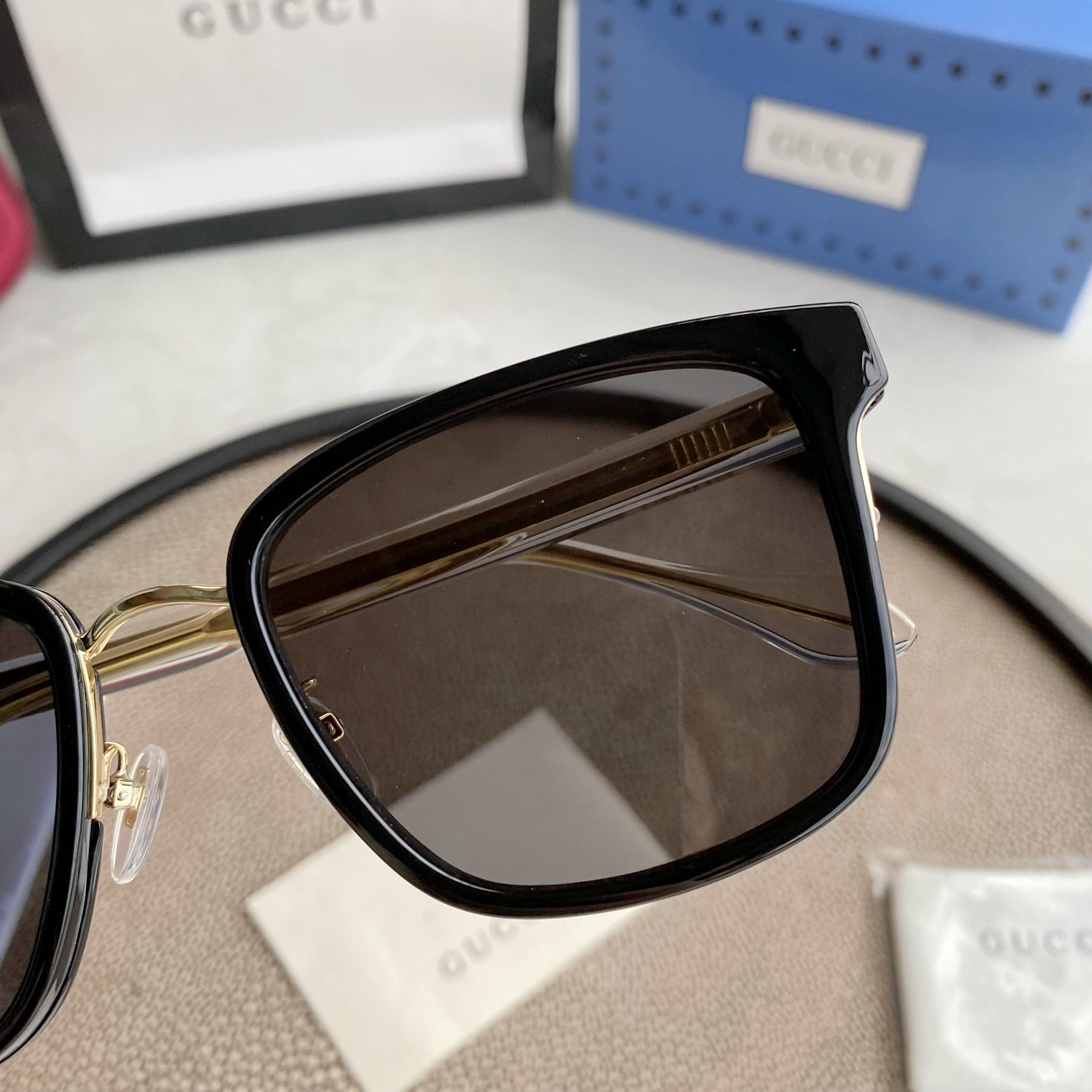 Gvc*1 Eyewear square tinted sunglasses