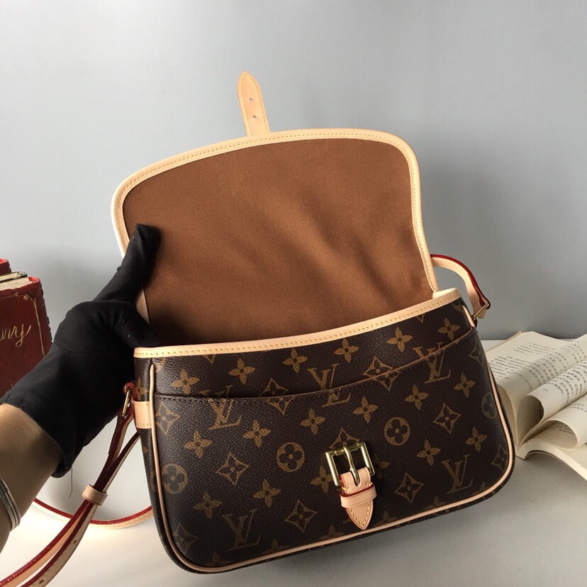 L0vis Vvtt0n Sologne Monogram Shoulder Bag