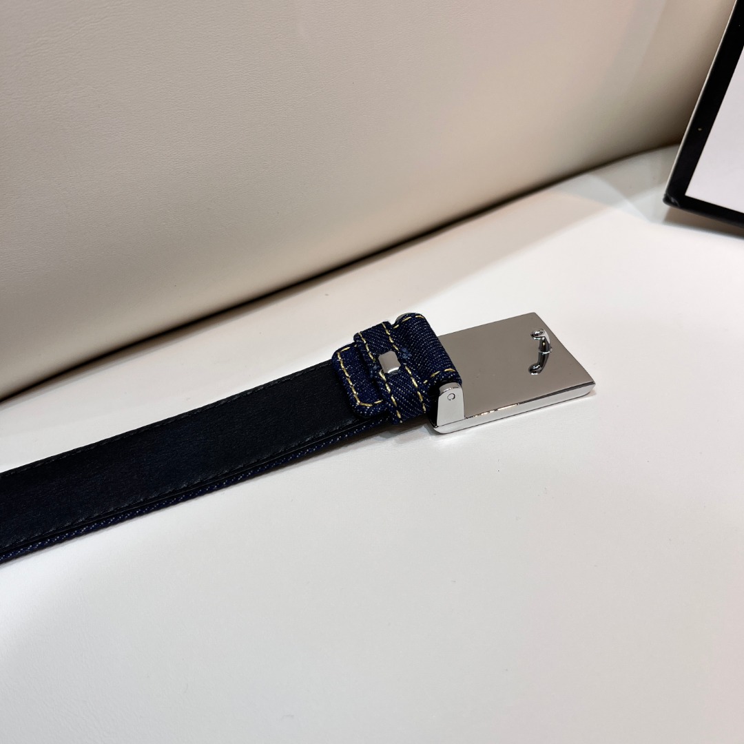 Ch**el Pre-Owned 1990s CC Turn-lock denim belt