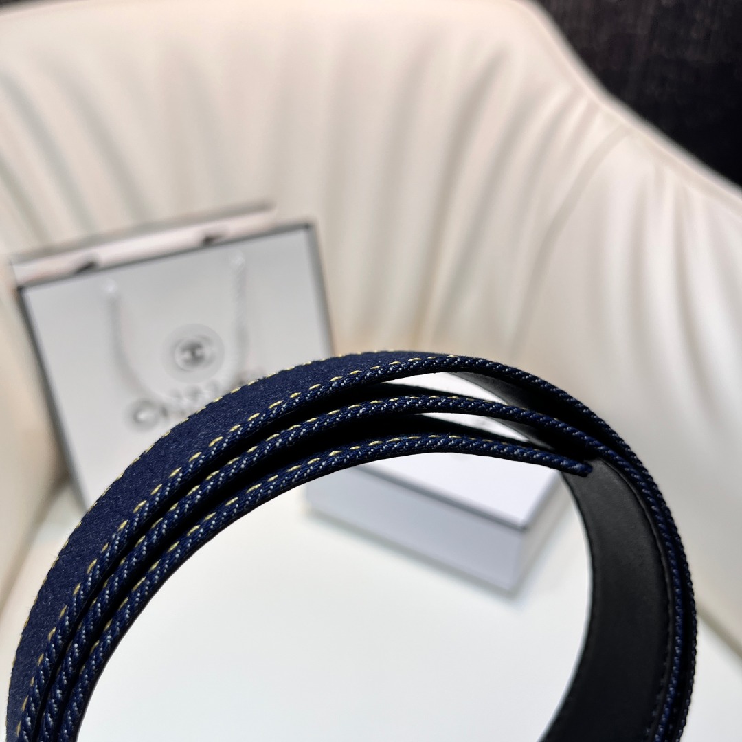 Ch**el Pre-Owned 1990s CC Turn-lock denim belt