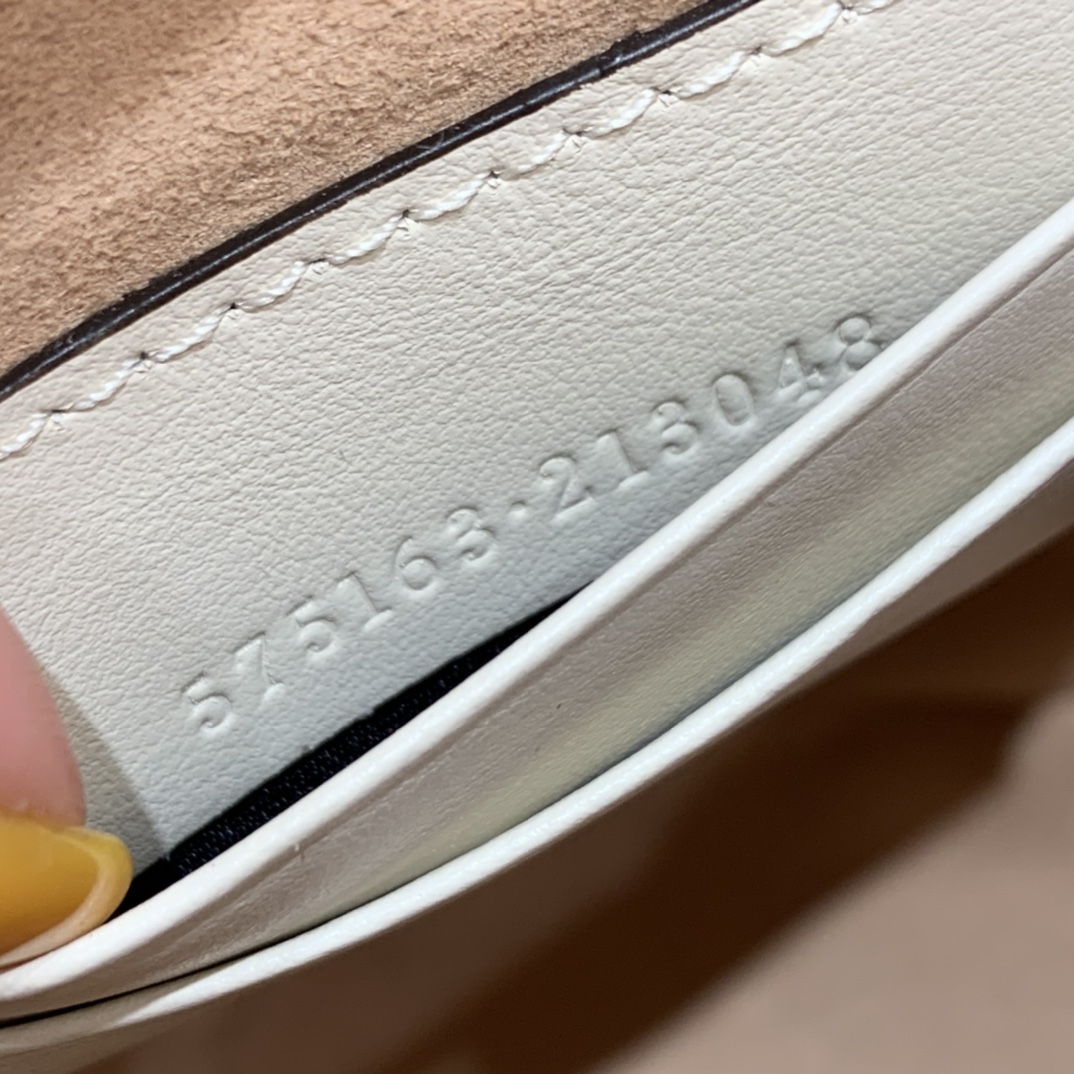 𝙂𝙪𝙘𝙘𝙞 𝙢𝙖𝙧𝙢𝙤𝙣𝙩