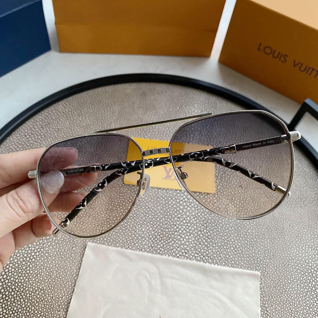 MATTHEW WILLIAMSON MAGNOLIA SUNGLASSES IN YELLOW GOLD