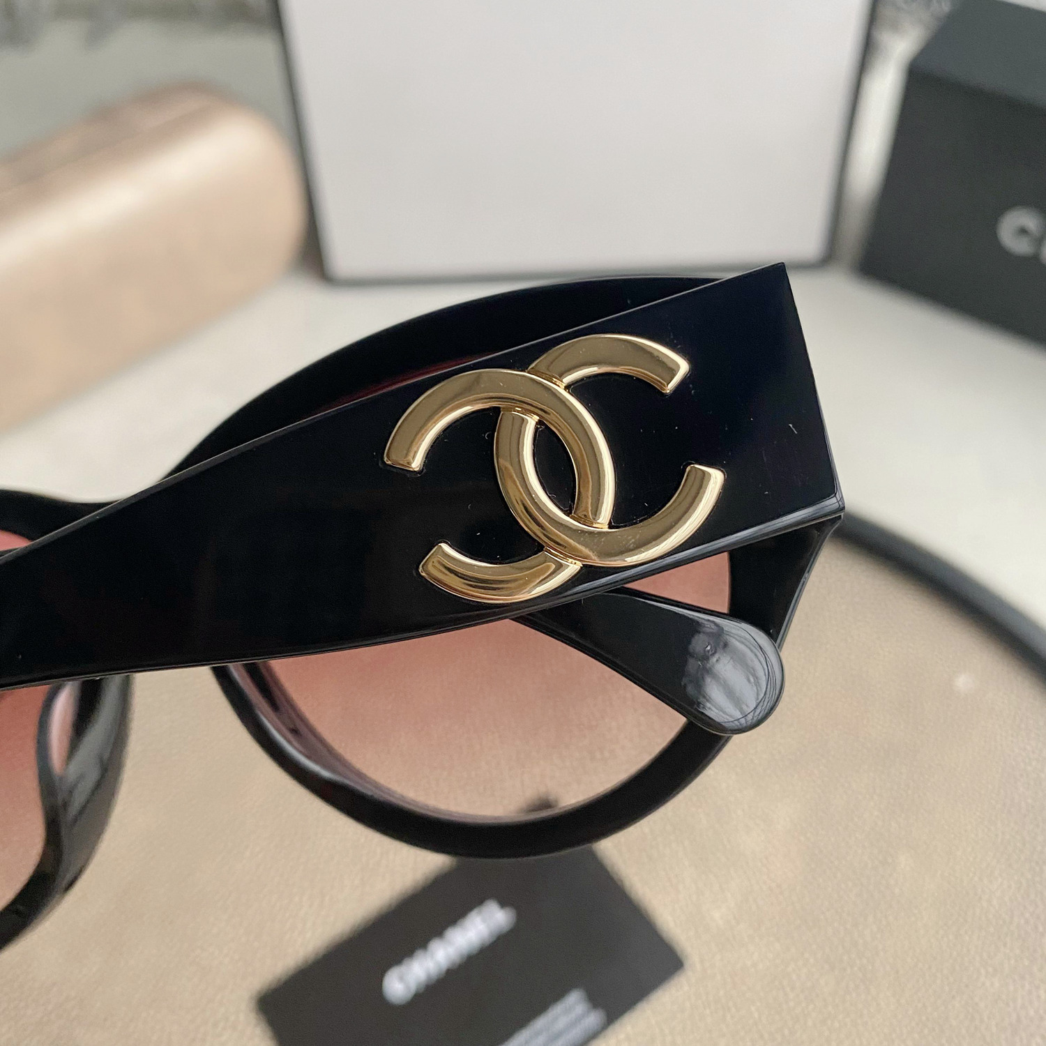 Vintage Ch**el sunglasses