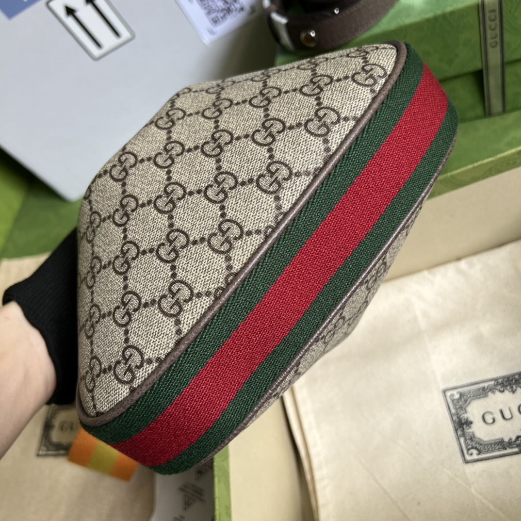 Gvc*1 Attache small shoulder bag