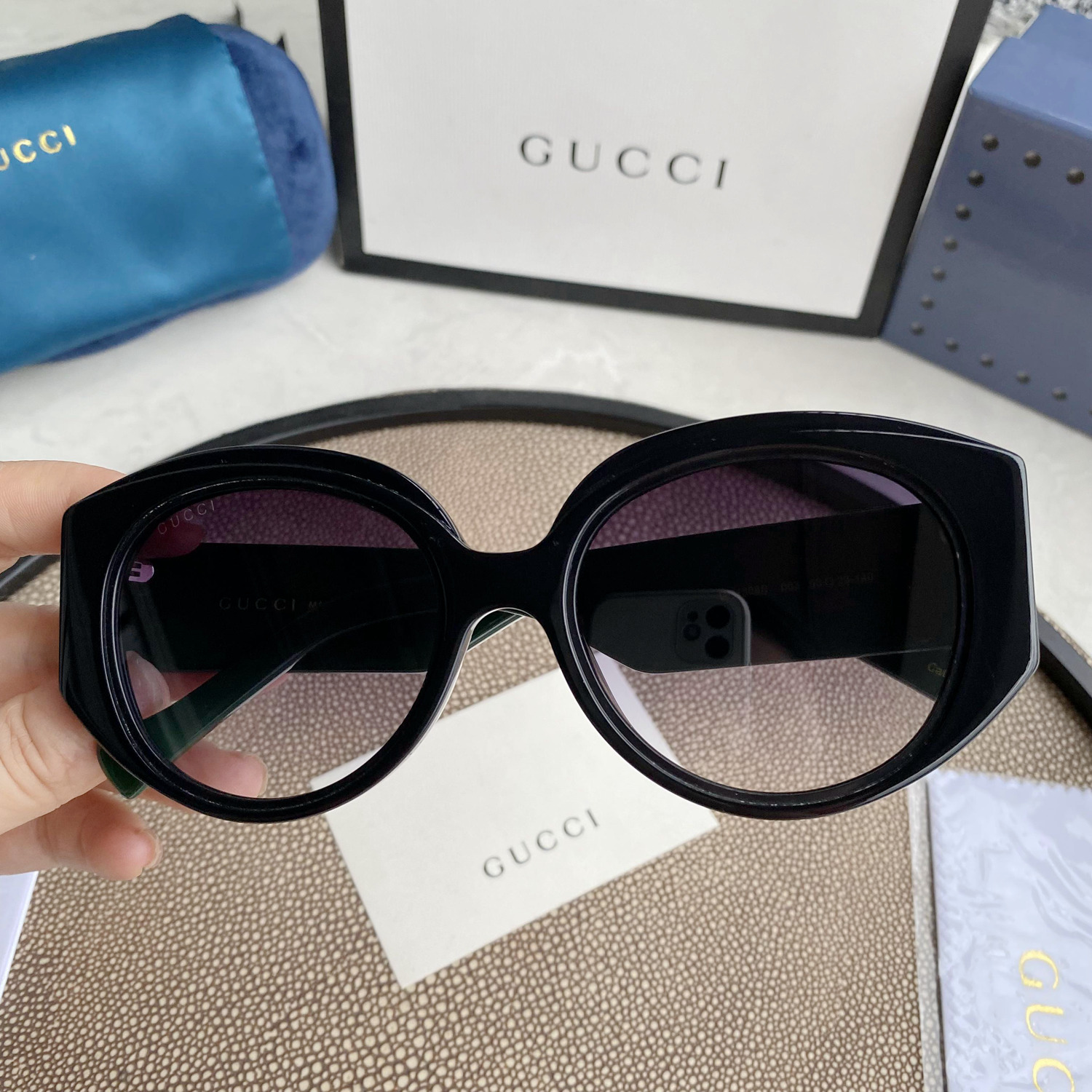 OVERSIZED ROUND SUNGLASSES