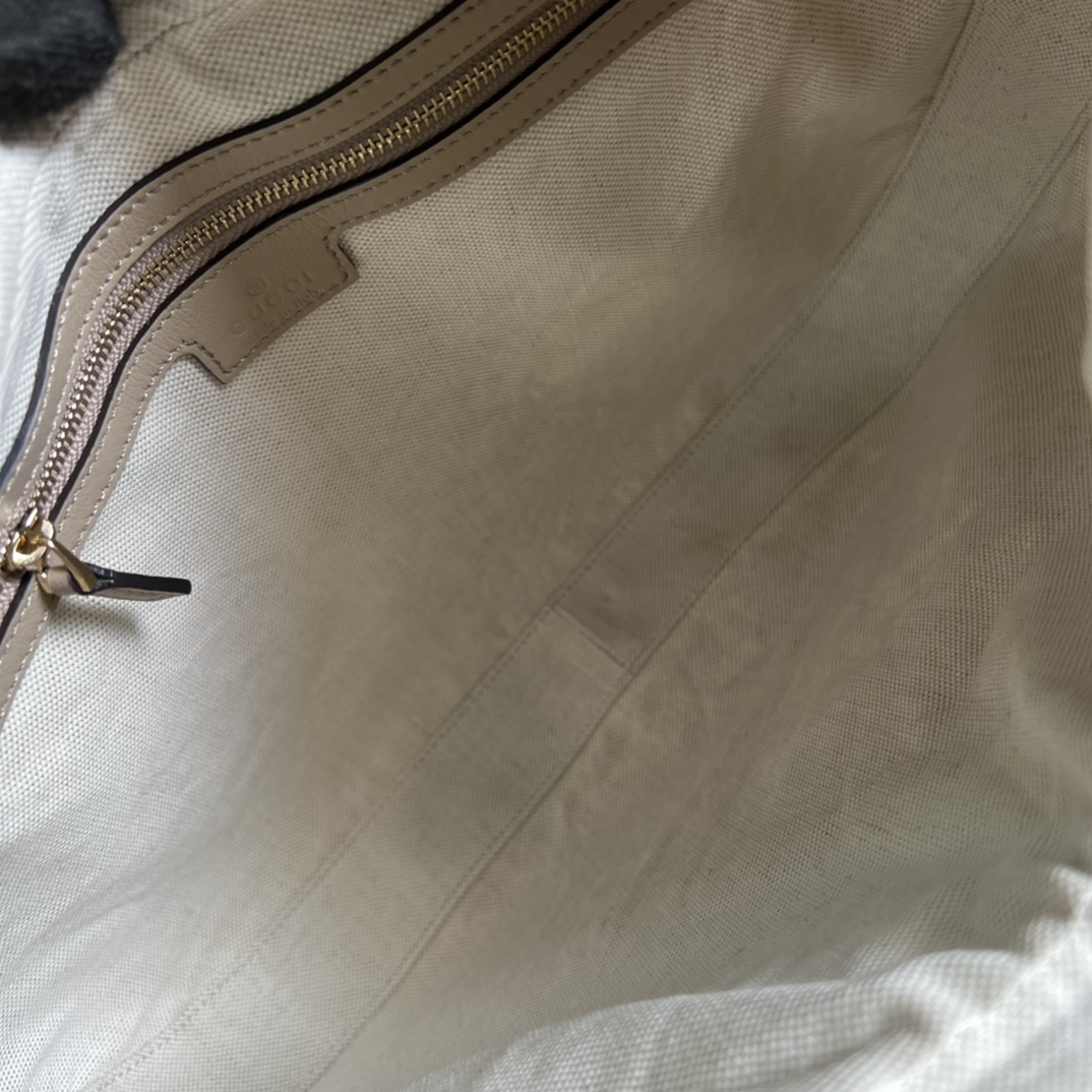 Gvc*1 Attache large shoulder bag