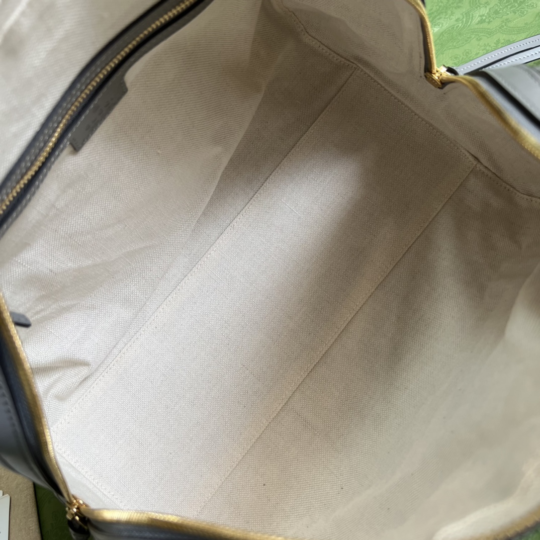 GG Matelassé leather medium bag