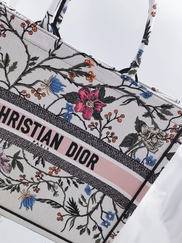 D10r Book Tote