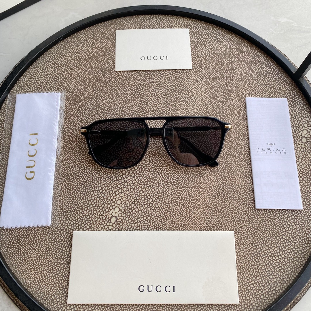 AVIATOR SUNGLASSES