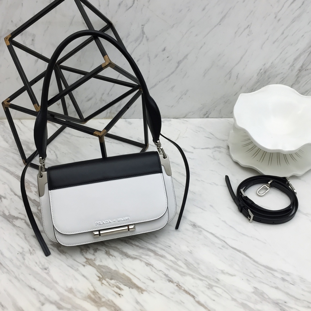 Sybille Clasp bag