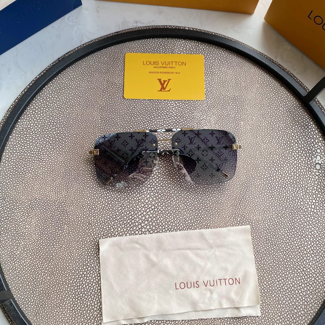 LV GOLD AVIATOR SUNGLASSES