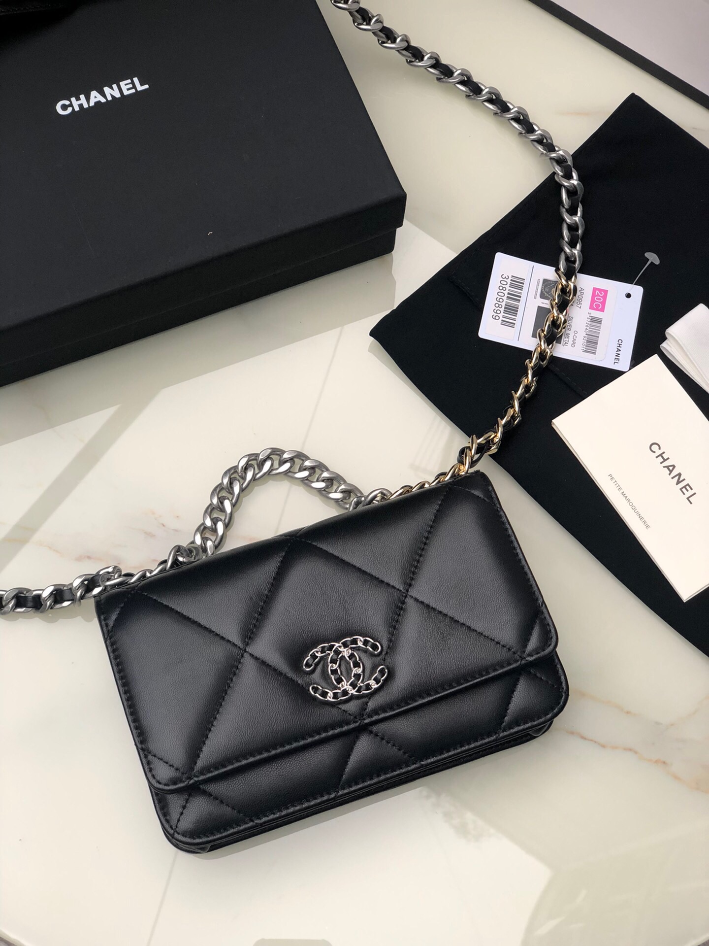 Ch**el 19 WALLET ON CHAIN