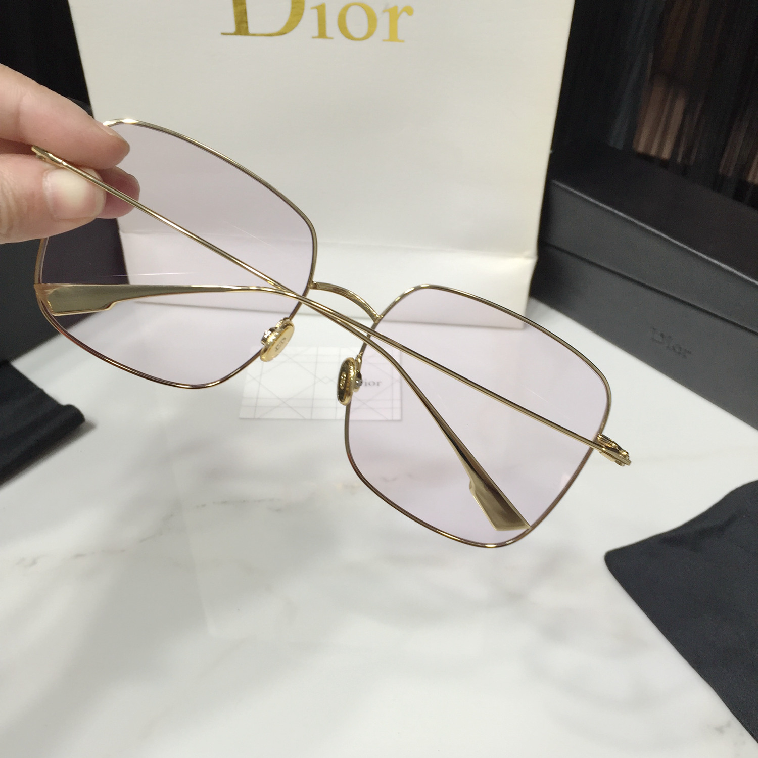 STELLAIRE Sunglasses
