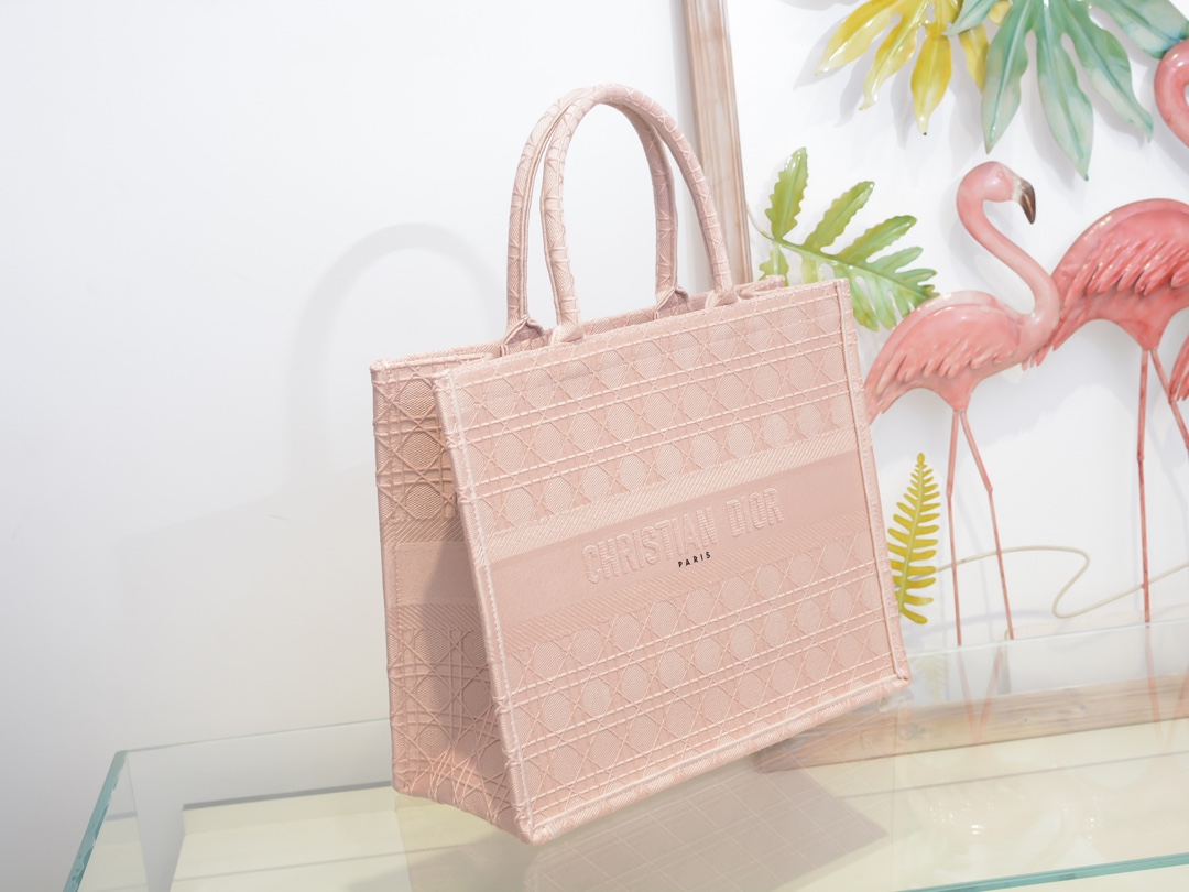 D10r Book Tote