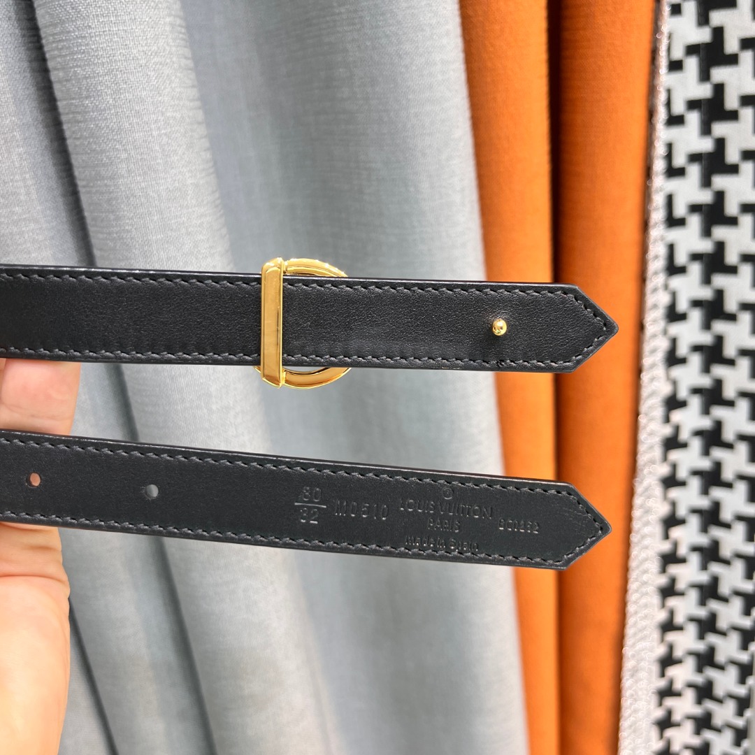 LV D1am0nd Plug Outlet