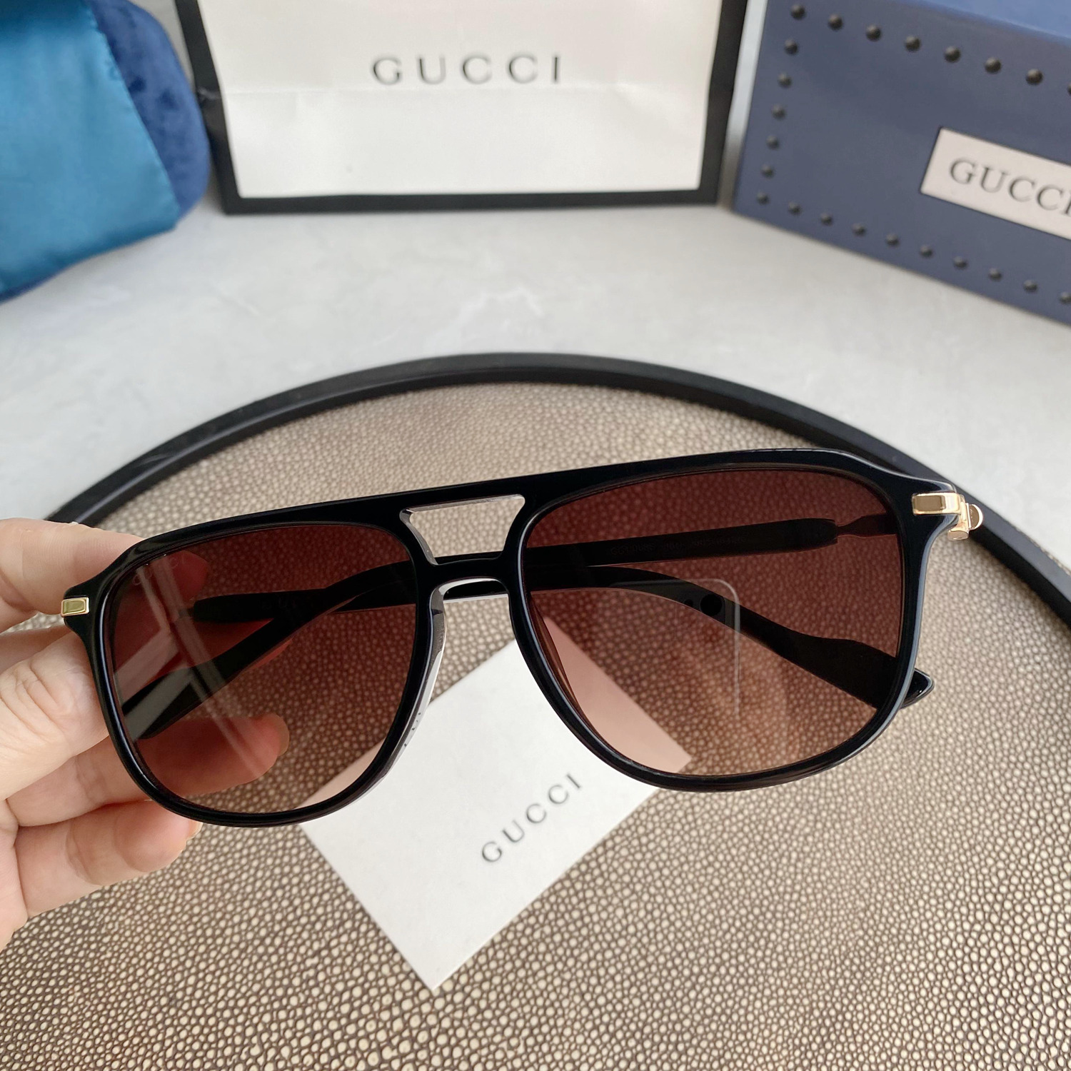 AVIATOR SUNGLASSES