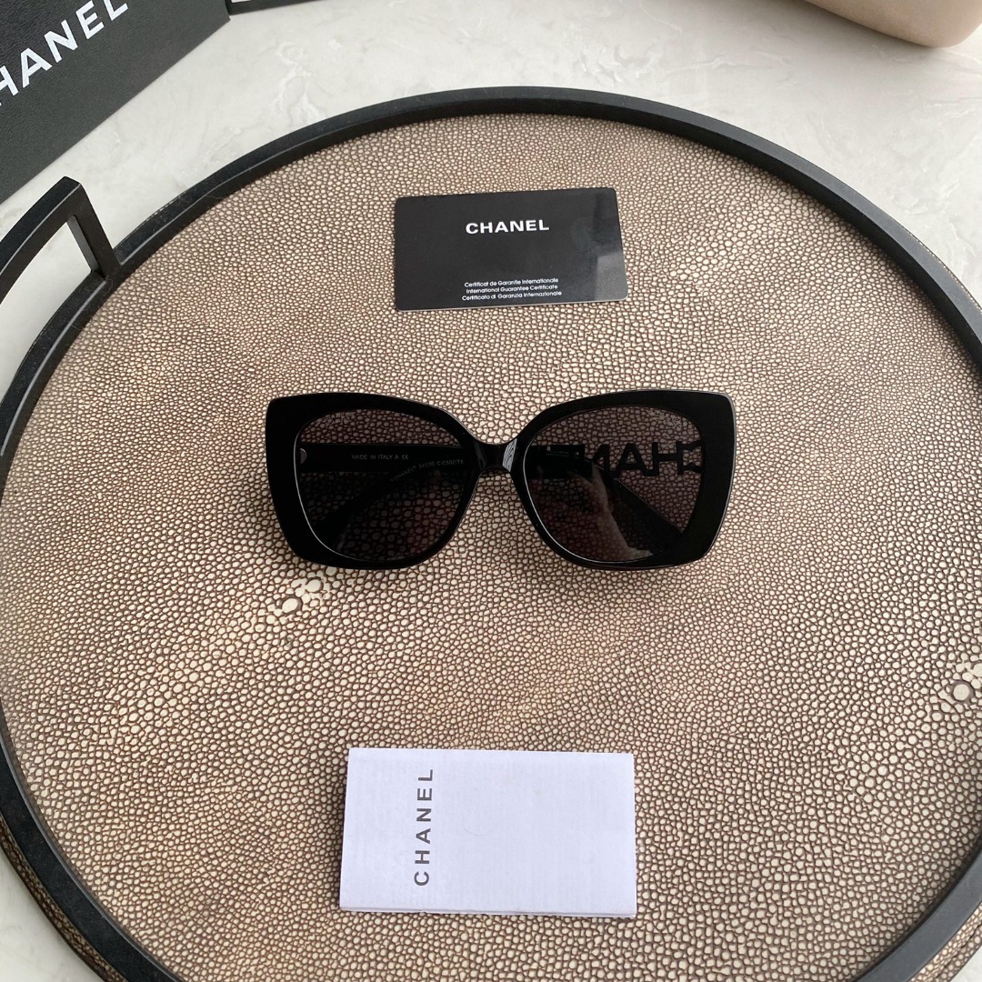 Ch**el Sunglasses